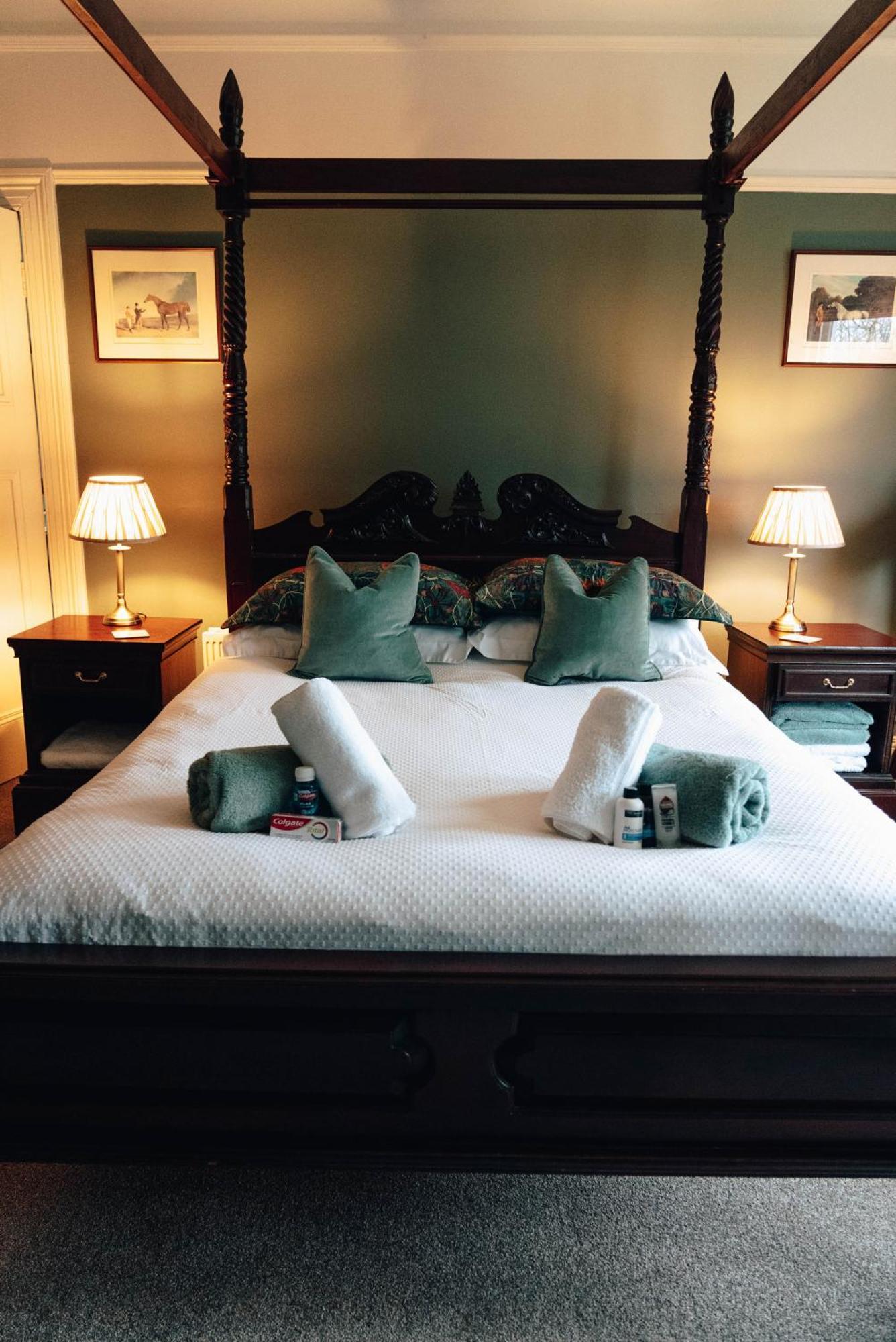Kells Luxury Accommodation In County Antrim With Riverside Hot Tub מראה חיצוני תמונה