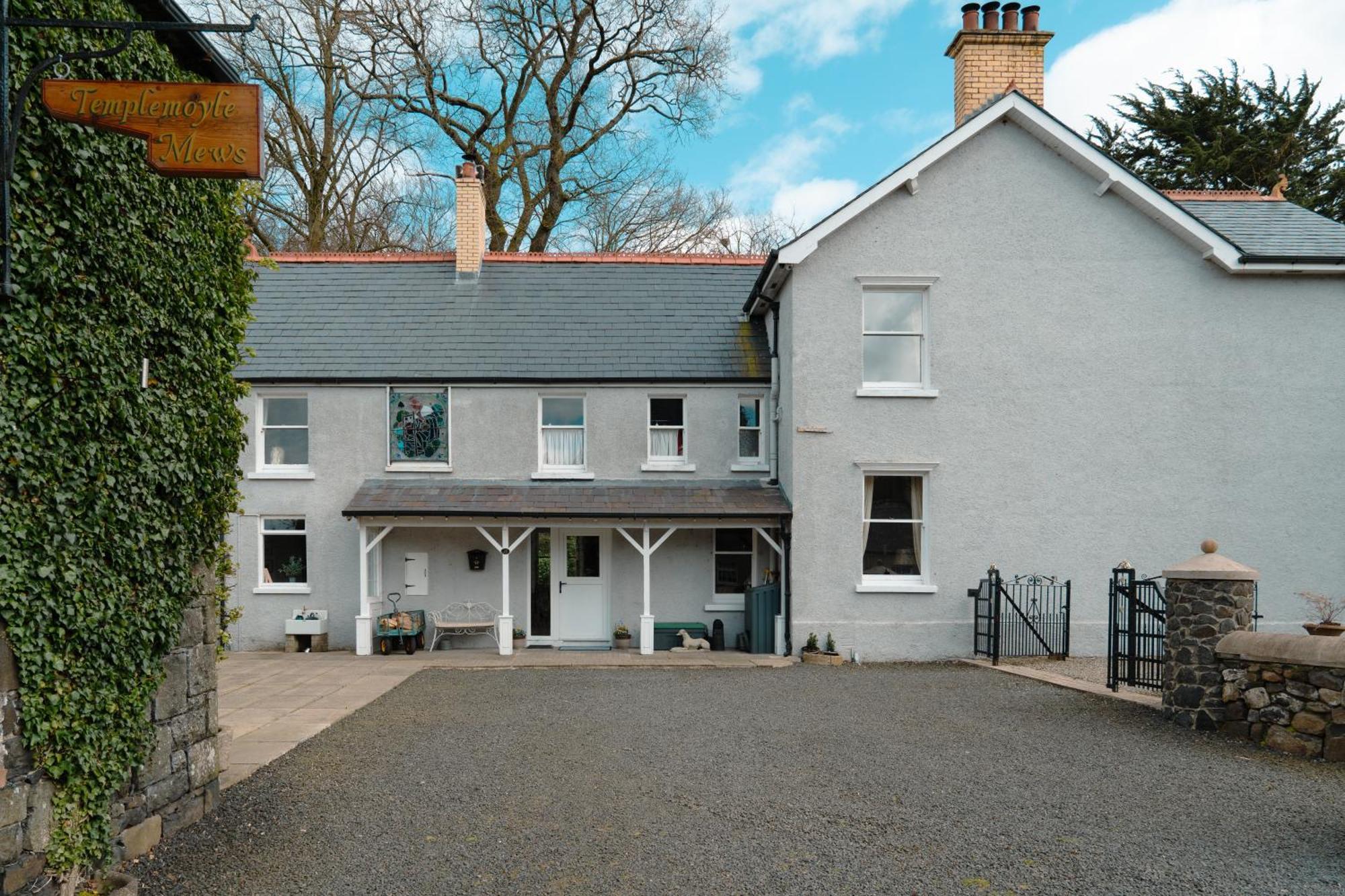 Kells Luxury Accommodation In County Antrim With Riverside Hot Tub מראה חיצוני תמונה