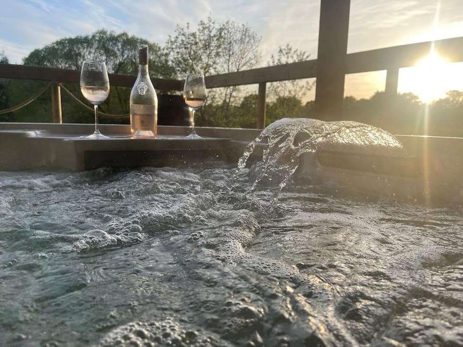 Kells Luxury Accommodation In County Antrim With Riverside Hot Tub מראה חיצוני תמונה